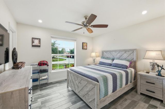 10300 SANDRIFT AVENUE, Englewood, FL 34224