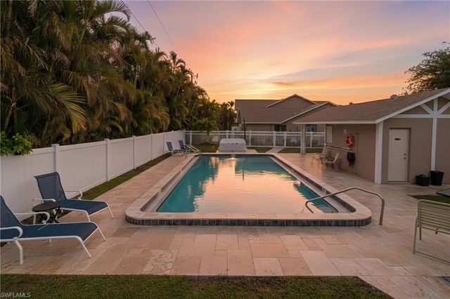 1031 SE 8th TER 2H, Cape Coral, FL 33990