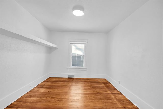 512 S Fern Ave, Wichita, KS 67213