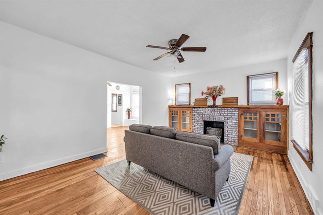 512 S Fern Ave, Wichita, KS 67213