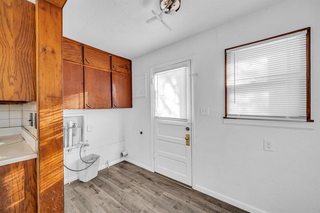 512 S Fern Ave, Wichita, KS 67213