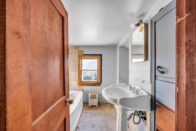 512 S Fern Ave, Wichita, KS 67213