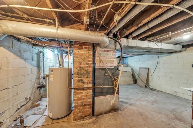 512 S Fern Ave, Wichita, KS 67213