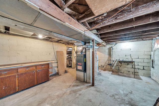 512 S Fern Ave, Wichita, KS 67213