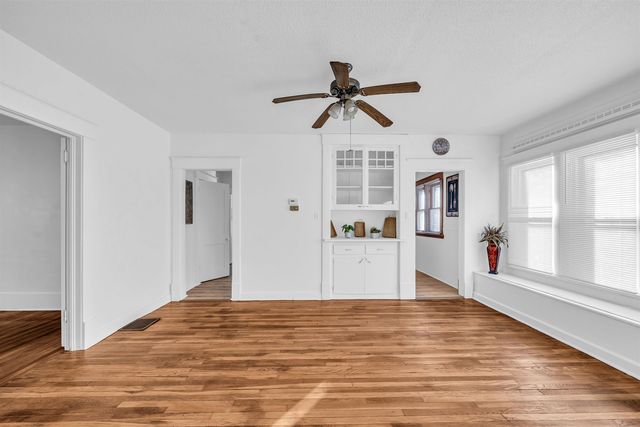 512 S Fern Ave, Wichita, KS 67213