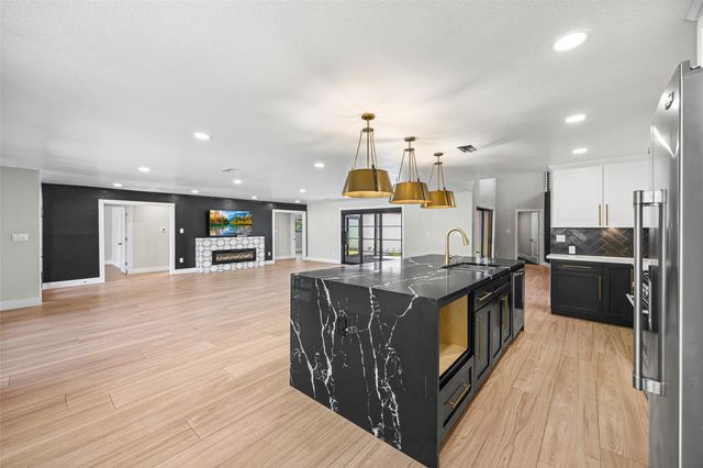 4907 Wigton Drive, Houston, TX 77096