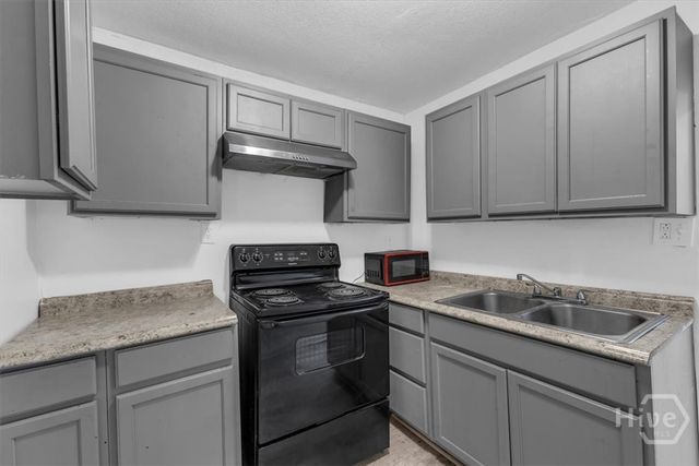 2019 Harden Street, Savannah, GA 31415