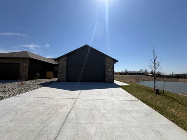 3425 E Thunder, Wichita, KS 67220