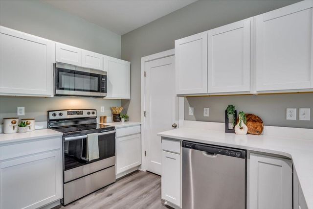 3425 E Thunder, Wichita, KS 67220