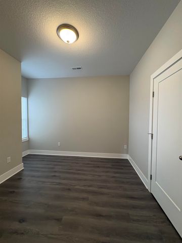 3425 E Thunder, Wichita, KS 67220