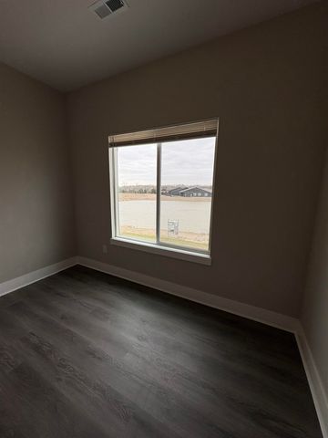 3425 E Thunder, Wichita, KS 67220