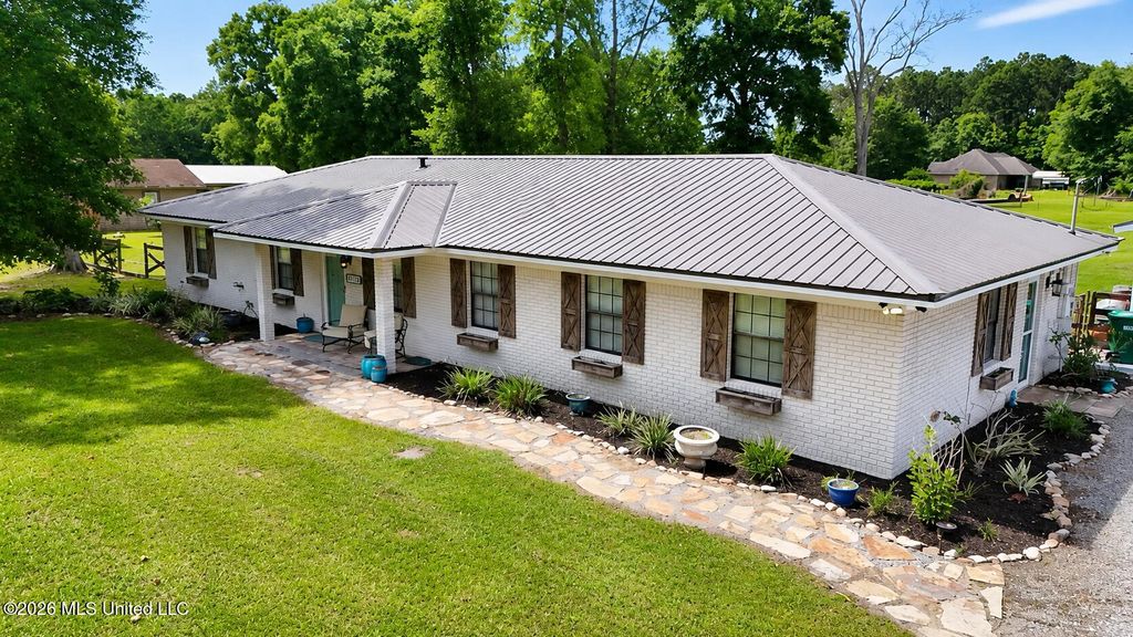 14704 Pine Ridge Road, Vancleave, MS 39565