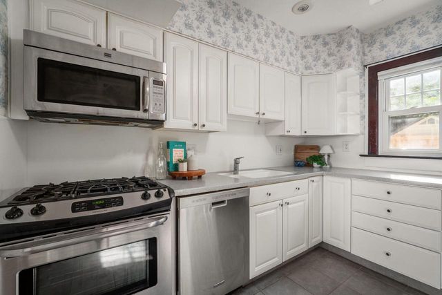 525 68th PLACE, Kenosha, WI 53143