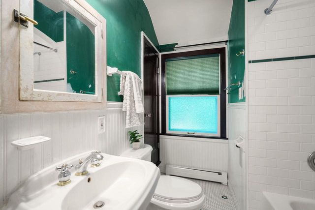 525 68th PLACE, Kenosha, WI 53143
