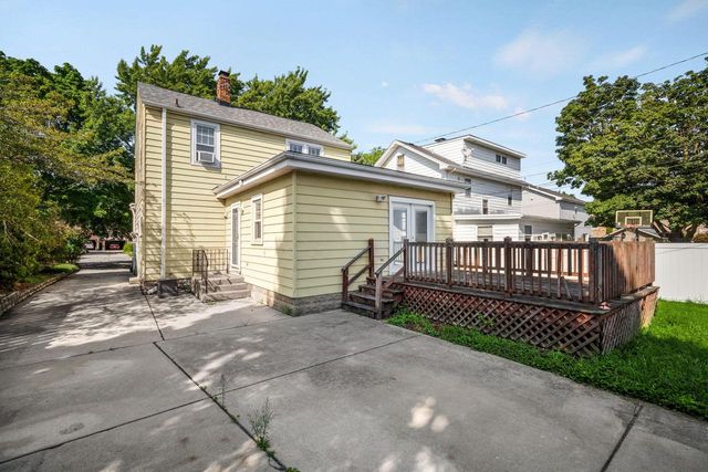 525 68th PLACE, Kenosha, WI 53143