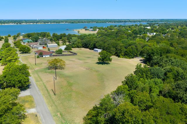 206 Mohawk Trail, East Tawakoni, TX 75472