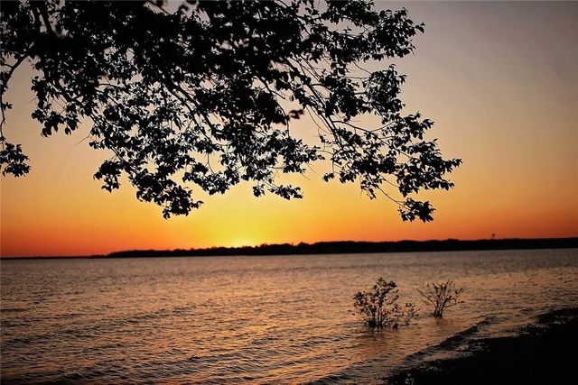 206 Mohawk Trail, East Tawakoni, TX 75472