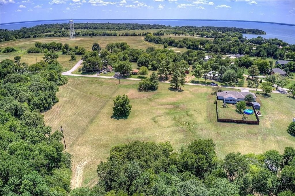 206 Mohawk Trail, East Tawakoni, TX 75472