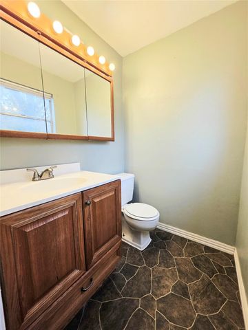 111 S Harvey House Road, Somerville, TX 77879