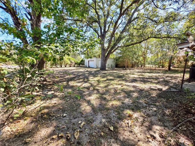 111 S Harvey House Road, Somerville, TX 77879