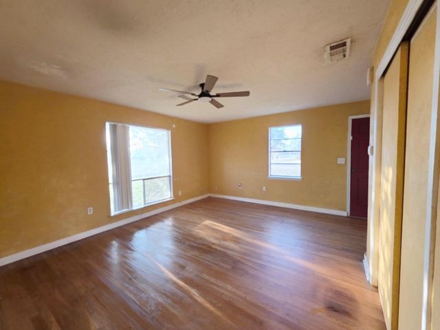 111 S Harvey House Road, Somerville, TX 77879