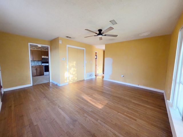 111 S Harvey House Road, Somerville, TX 77879