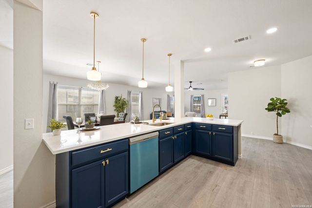 3953 BROOK HOLLOW DR, Schertz, TX 78154