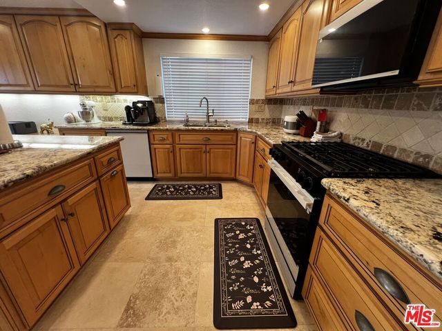 7825 Seaglen Drive 34, Huntington Beach, CA 92648