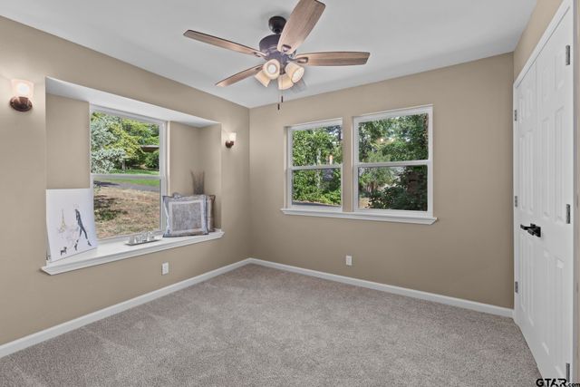 1225 Chateau Ln, Hideaway, TX 75771