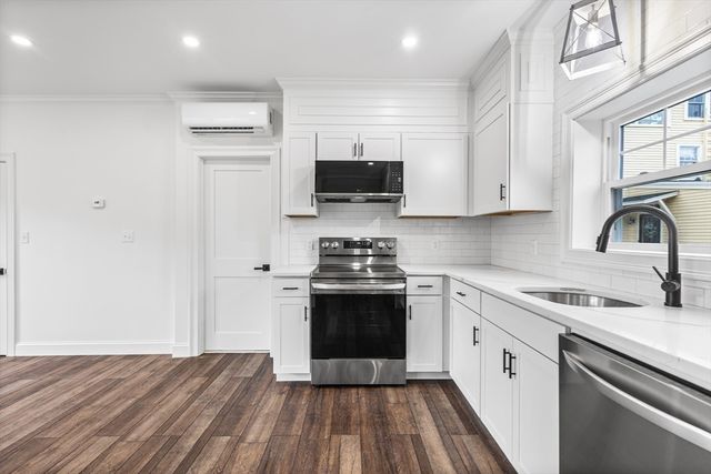 5 Smith St R, Rockport, MA 01966