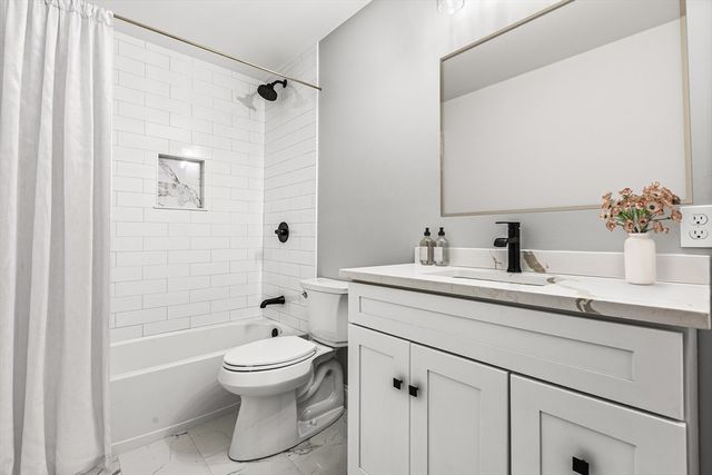 5 Smith St R, Rockport, MA 01966