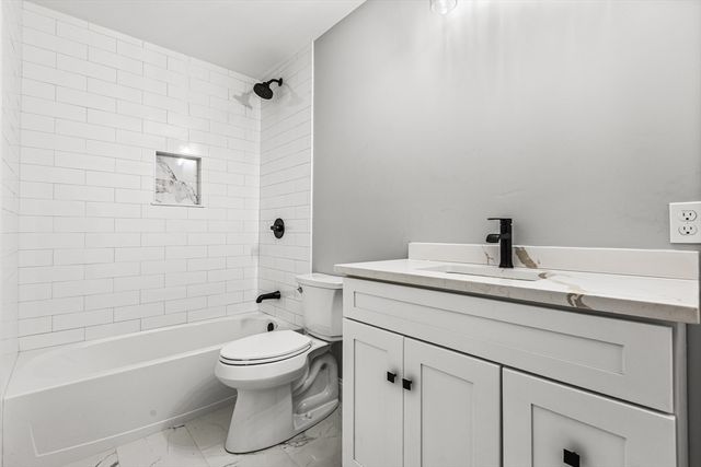 5 Smith St R, Rockport, MA 01966