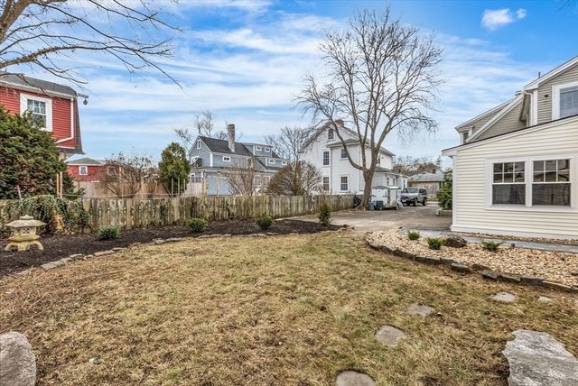 5 Smith St R, Rockport, MA 01966