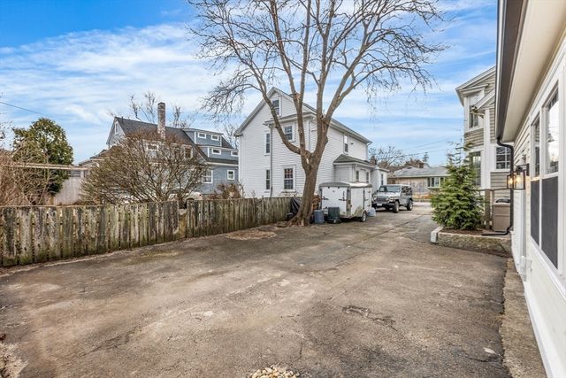 5 Smith St R, Rockport, MA 01966