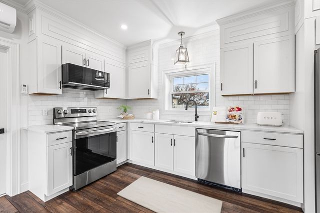 5 Smith St R, Rockport, MA 01966