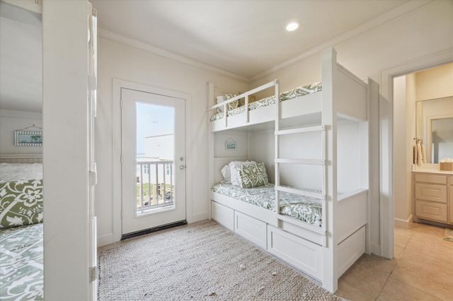 1 Blue Heron Cir Drive, Jamaica Beach, TX 77554