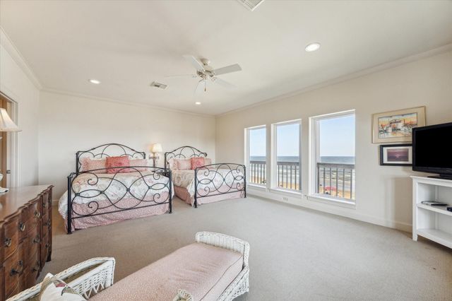 1 Blue Heron Cir Drive, Jamaica Beach, TX 77554