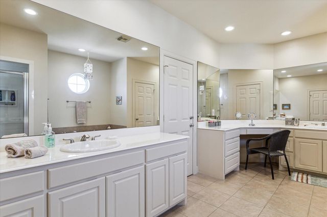 1 Blue Heron Cir Drive, Jamaica Beach, TX 77554