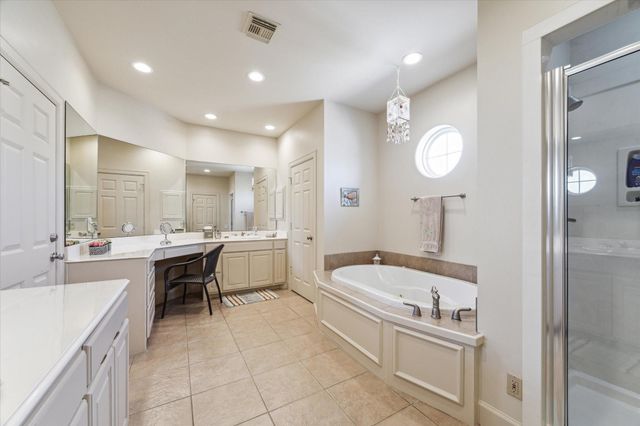 1 Blue Heron Cir Drive, Jamaica Beach, TX 77554