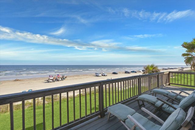 1 Blue Heron Cir Drive, Jamaica Beach, TX 77554