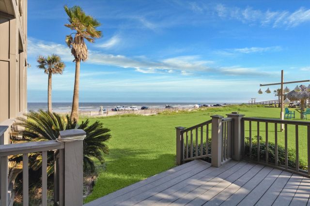 1 Blue Heron Cir Drive, Jamaica Beach, TX 77554