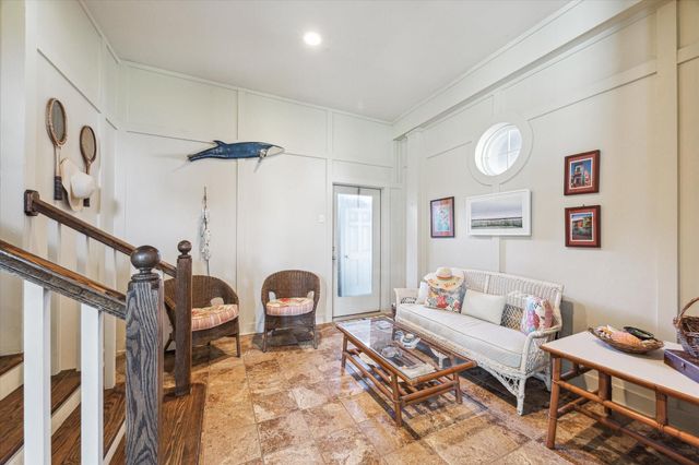 1 Blue Heron Cir Drive, Jamaica Beach, TX 77554