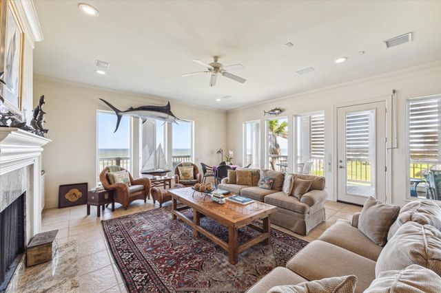 1 Blue Heron Cir Drive, Jamaica Beach, TX 77554