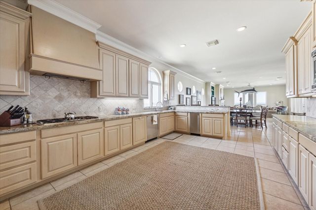 1 Blue Heron Cir Drive, Jamaica Beach, TX 77554