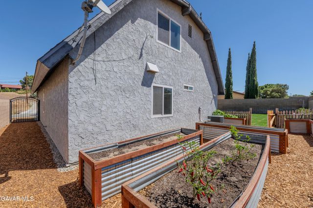 4718 Quartz Hill Road, Lancaster, CA 93536