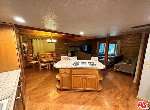 23387 Knapps Cutoff, Crestline, CA 92325