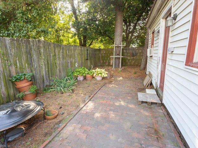 408 Court ST, Portsmouth, VA 23704
