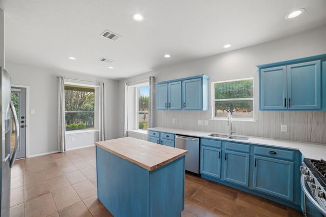 600 Bull Creek PKWY, Cedar Park, TX 78613