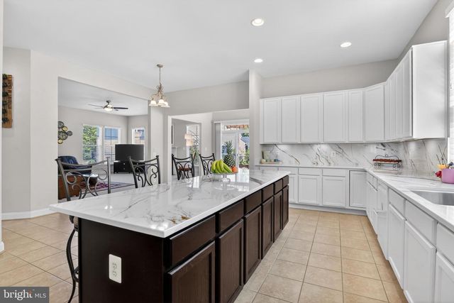 7153 COMRIE CT, Warrenton, VA 20187