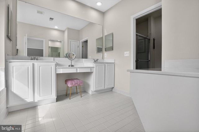 7153 COMRIE CT, Warrenton, VA 20187
